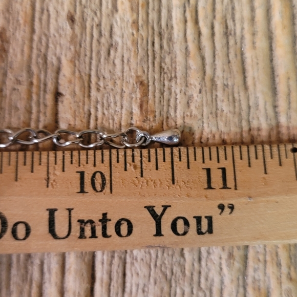 Unisex Leather and Silver Colored Metal Accent. - Picture 4 of 4